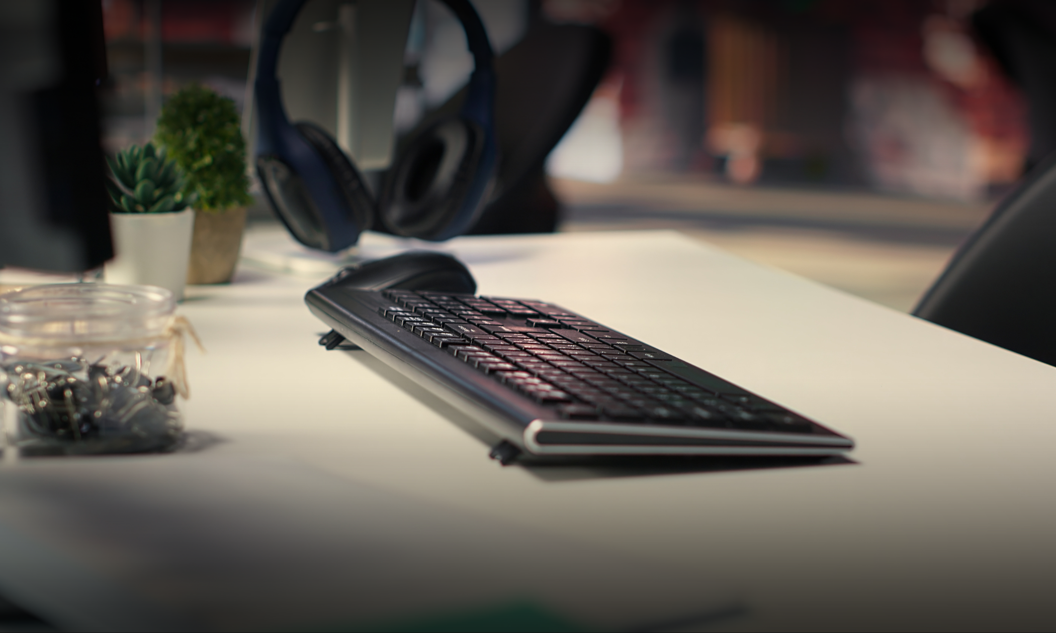 Essential Computer Accessories for Efficient Workspaces 2026